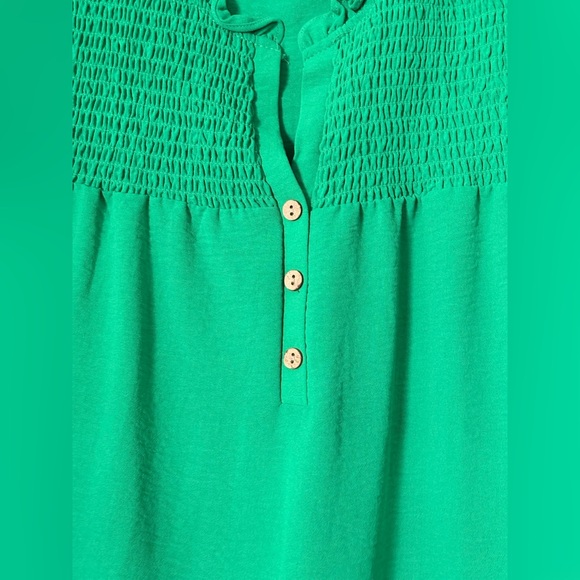 Emerald Green Ruffled Blouse - Picture 4 of 8